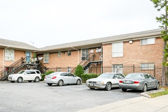 Twelve Canfield Place in Houston, TX - Foto de edificio - Building Photo