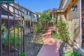 1156 Tiffany Ln in Pleasanton, CA - Building Photo - Building Photo