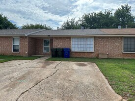 108 Kendra Dr in Midwest City, OK - Building Photo