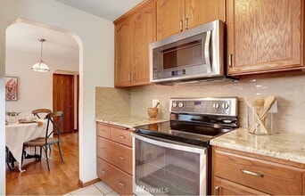 5511 Fairlawn Drive SW in Tacoma, WA - Building Photo - Building Photo