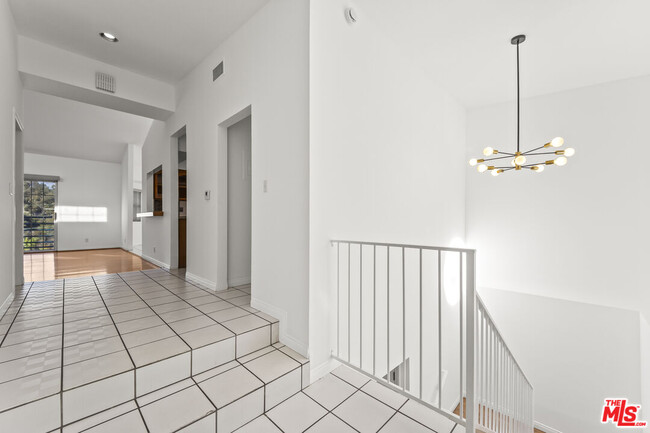 3252 Dos Palos Dr in Los Angeles, CA - Building Photo - Building Photo