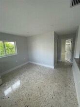 3518 SW 24th Ter in Miami, FL - Foto de edificio - Building Photo