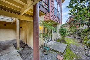 1775 W Sunn Fjord Ln in Bremerton, WA - Building Photo - Building Photo