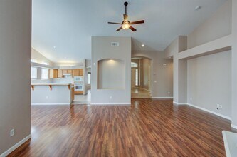 2898 E Pryor Dr in Fresno, CA - Building Photo - Building Photo