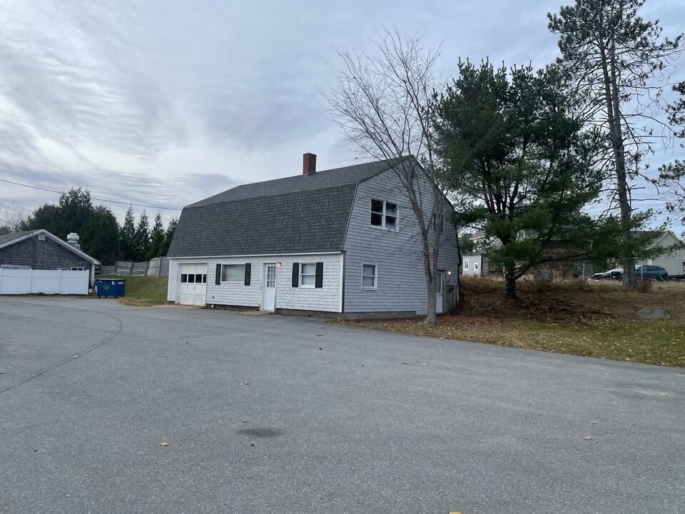 1540 Atlantic Hwy, Unit 1 in Waldoboro, ME - Building Photo