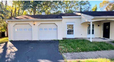 1724 Fantasia Cir in Herndon, VA - Building Photo - Building Photo