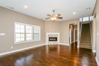 90 Fairway Hills Dr in Oakland, TN - Building Photo - Building Photo