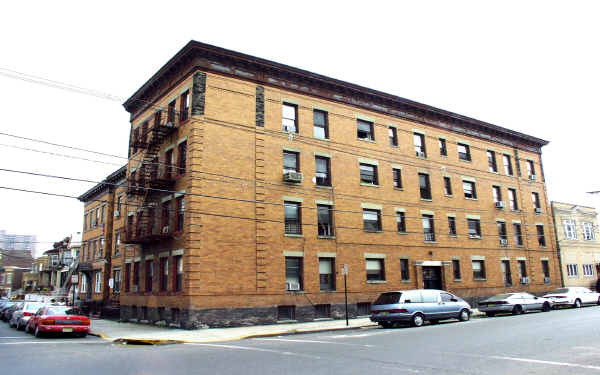 5608-5614 Palisade Ave in West New York, NJ - Building Photo - Building Photo