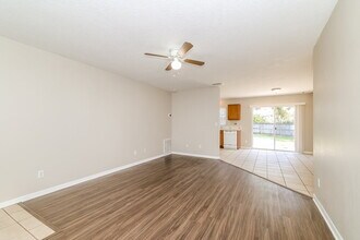 5 Bay Ridge Loop in Mascotte, FL - Foto de edificio - Building Photo