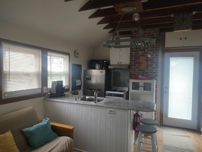 73 E Mount Ave, Unit Studio1Bedroom