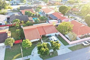 9972 SW 4th St in Miami, FL - Building Photo