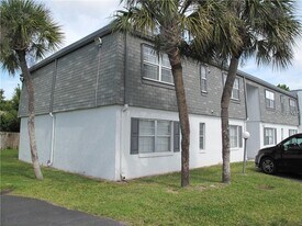1000 S Semoran Blvd in Winter Park, FL - Building Photo