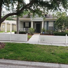 19205 Sea Mist Ln in Lutz, FL - Building Photo - Building Photo