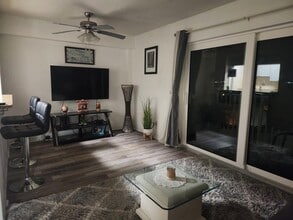 145 N Halifax Ave, Unit 703 in Daytona Beach, FL - Foto de edificio - Building Photo