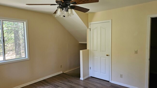 527 Sutter Ln in Lake Arrowhead, CA - Building Photo - Building Photo