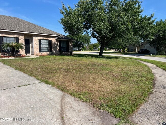 1218 Summit Oaks Dr E in Jacksonville, FL - Building Photo - Building Photo