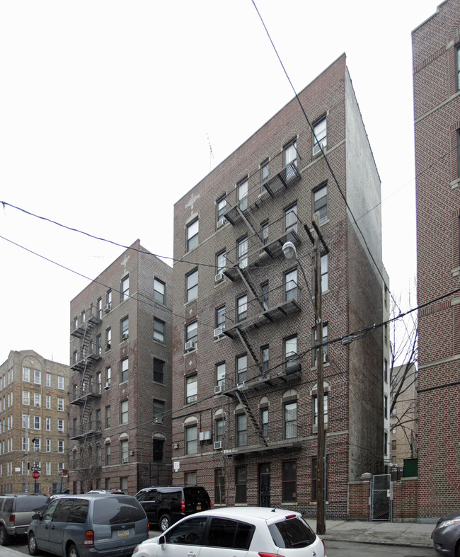 333-335 E 209th in Bronx, NY - Building Photo - Building Photo