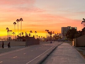 1720 E 2nd St, Unit Charming Condo By Beach in Long Beach, CA - Building Photo