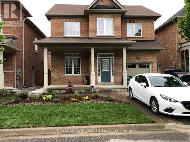 33 George Robinson Dr in Brampton, ON - Building Photo - Building Photo