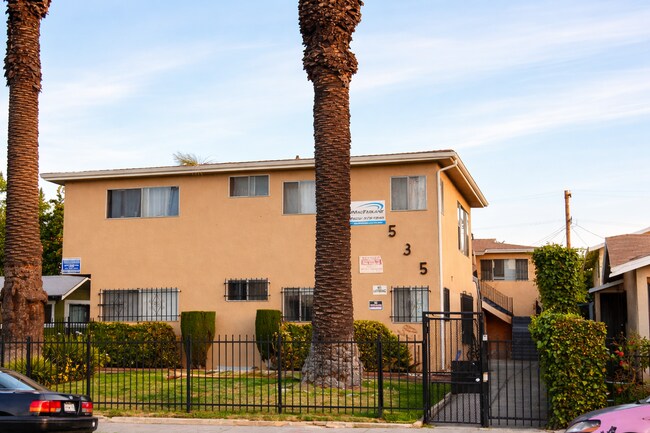 533 W. 75th Street in Los Angeles, CA - Foto de edificio - Building Photo