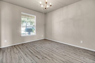 7406 Valentine Ln in Pearland, TX - Building Photo - Building Photo