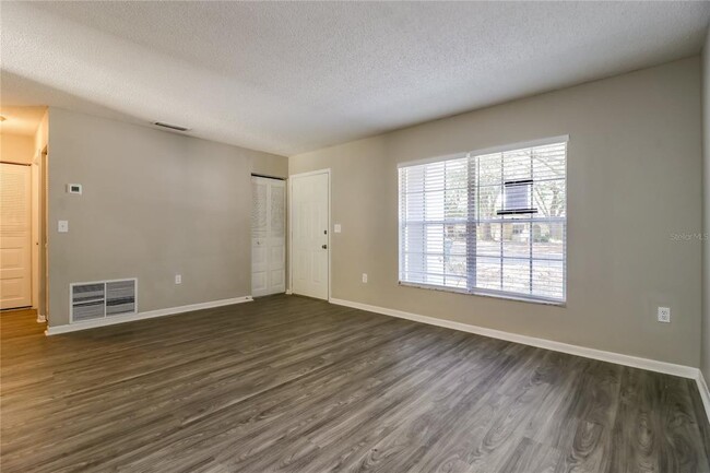 2289 Crystalview Ct in Lakeland, FL - Building Photo - Building Photo