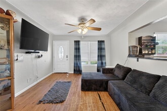 5230 45th Ave N in St. Petersburg, FL - Building Photo - Building Photo