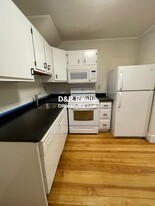 78 Benton Rd, Unit 2 Apartamentos