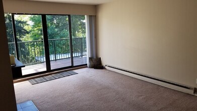 8845 166th Ave NE, Unit B204 in Redmond, WA - Building Photo - Building Photo