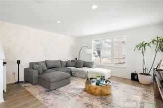 120 Novel in Irvine, CA - Building Photo - Building Photo