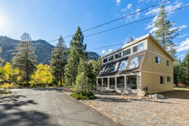 property at 993 Woodchuck Ct