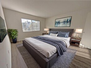 11105 Rose Ave in Los Angeles, CA - Building Photo - Building Photo