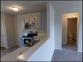 10 Wisteria Dr in Little Rock, AR - Building Photo - Building Photo