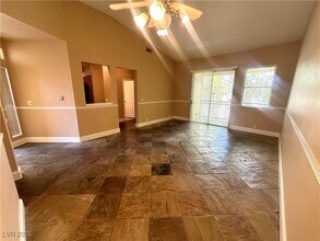 5155 Tropicana Ave in Las Vegas, NV - Building Photo - Building Photo