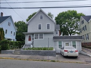 141 Hawkins St in Derby, CT - Building Photo - Building Photo