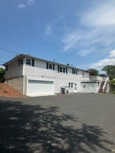 585 Burncoat St in Worcester, MA - Building Photo - Building Photo