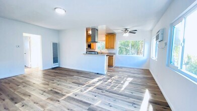 5664 Fair Ave in North Hollywood, CA - Foto de edificio - Interior Photo