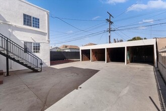 213 W 41st Pl in Los Angeles, CA - Building Photo - Building Photo