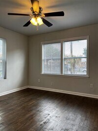 7919 Scanlock St photo'