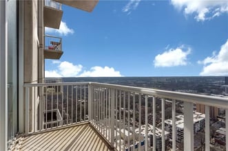 855 Peachtree St NE in Atlanta, GA - Foto de edificio - Building Photo