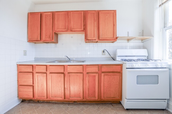 4051 W Melrose St, Unit #2N