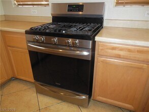 9751 Villa La Mora Ave in Las Vegas, NV - Building Photo - Building Photo