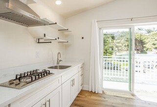 3914 Cameo Dr in Oceanside, CA - Building Photo - Building Photo