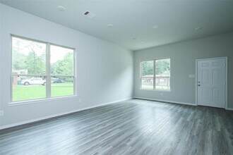 1010 Columbia River Rd in Montgomery, TX - Building Photo - Building Photo