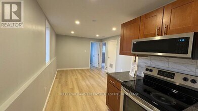 850 Bennett Ct in Oshawa, ON - Building Photo - Building Photo
