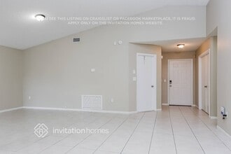 5090 NW 56th St in Coconut Creek, FL - Foto de edificio - Building Photo