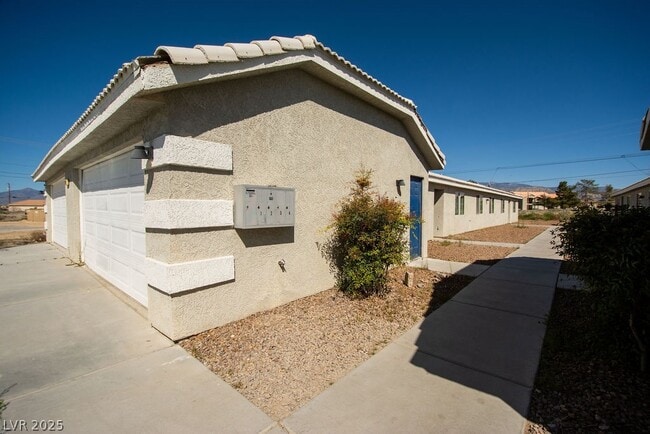 property at 2021 S Dandelion St