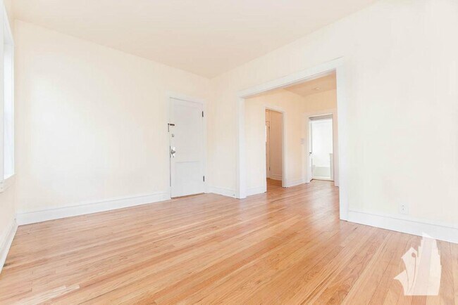 2917 W George St, Unit 1 in Chicago, IL - Building Photo - Building Photo