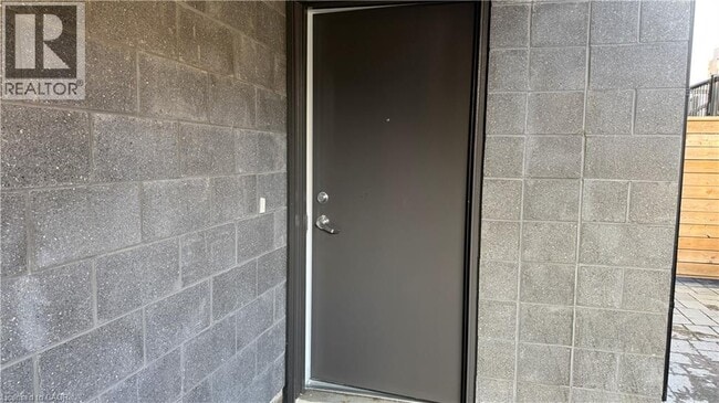 10 Palace St in Kitchener, ON - Building Photo - Building Photo