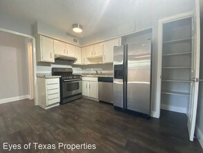 2802 Skyway Cir in Austin, TX - Building Photo - Building Photo